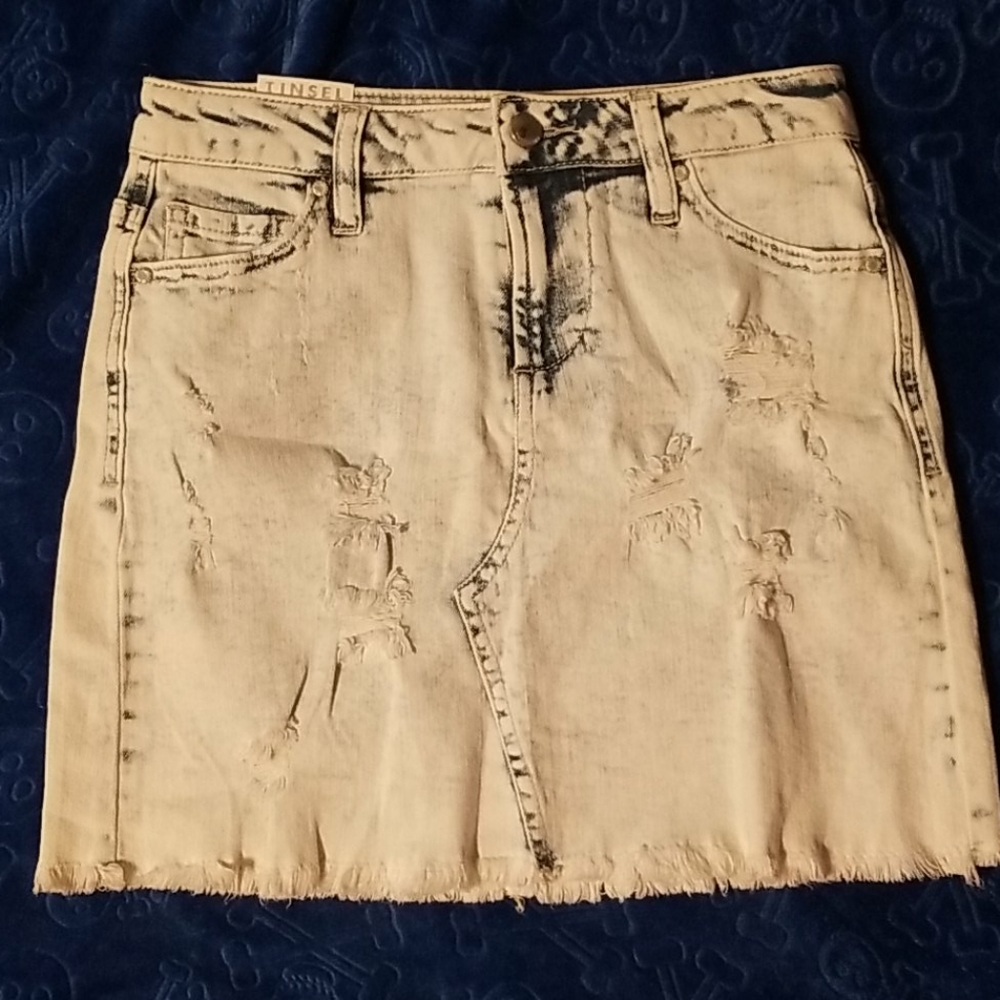 🎀NWT Acid washed denim skirt XS